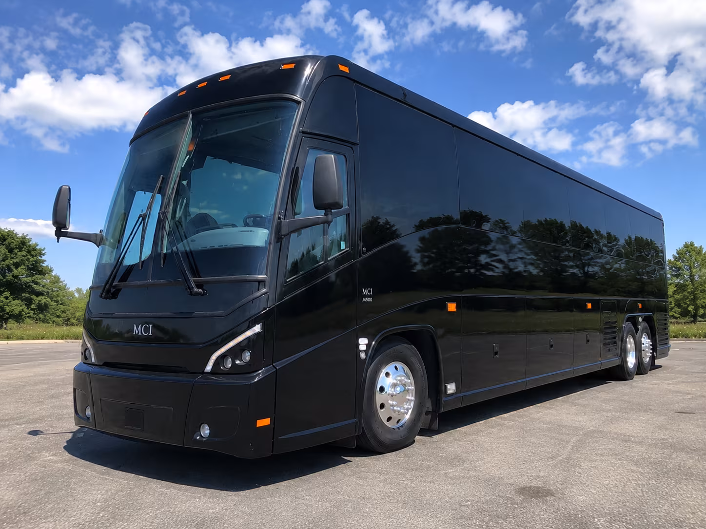 shuttle your wedding guests between yuma hotels and your venue all day long